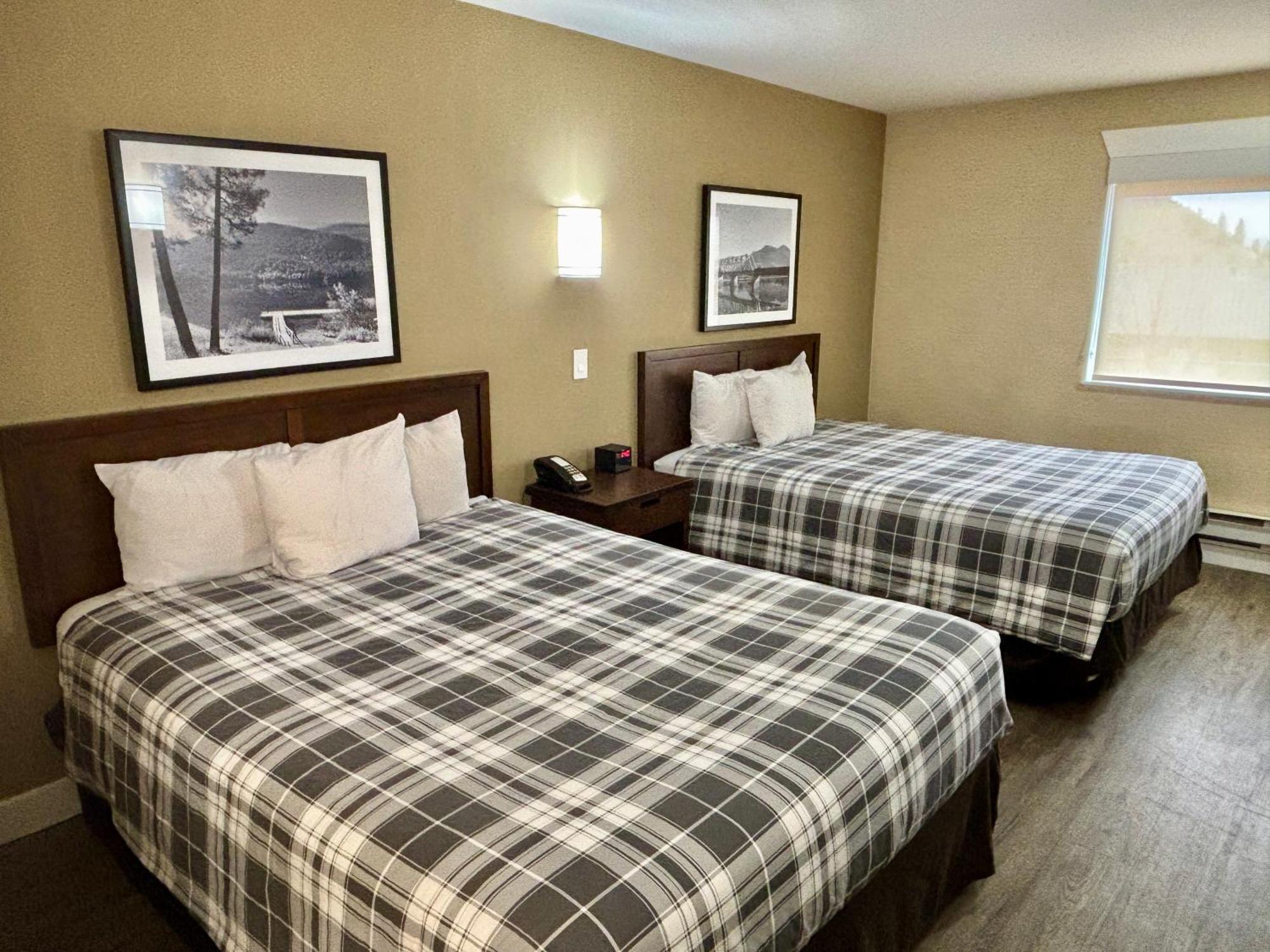 Rodeway Inn & Suites Камлупс Экстерьер фото